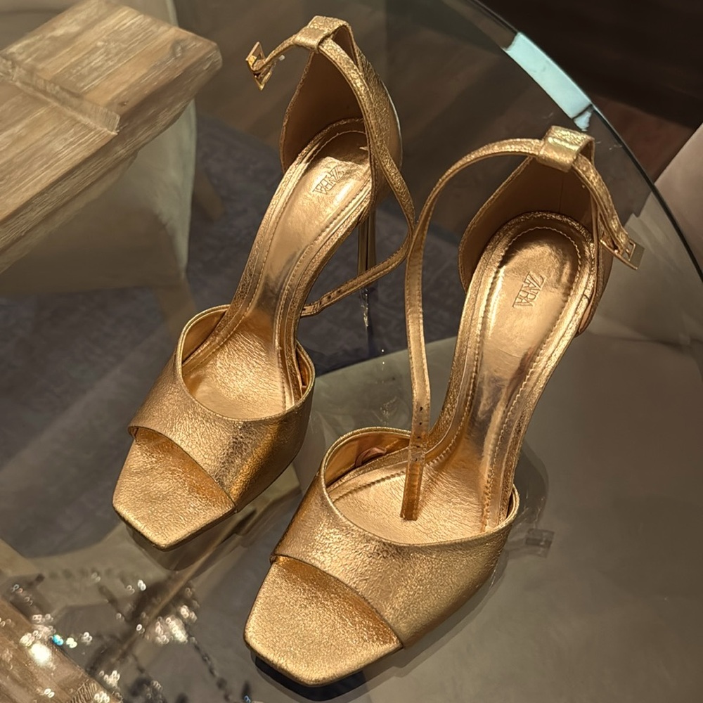 Zara Gold Heels Size 39